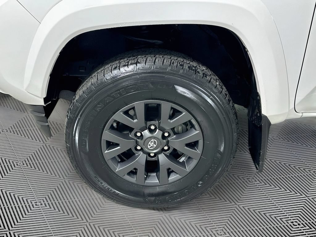 Used 2020 Toyota Tacoma SR5 AWD/4WD image 10