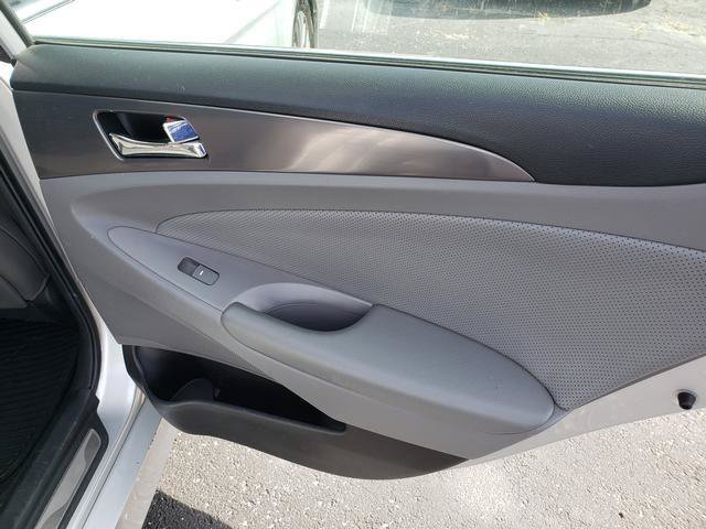 Used 2014 Hyundai Sonata Limited w/ Panoramic Sunroof Package 02 FWD image 16