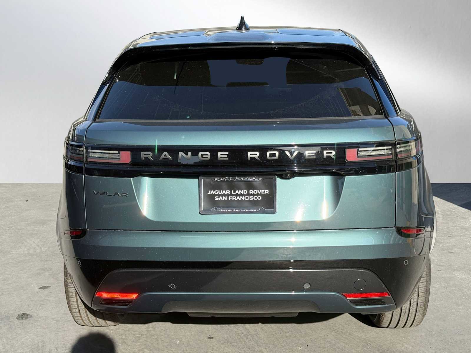 New 2026 Land Rover Range Rover Velar Dynamic SE image 4