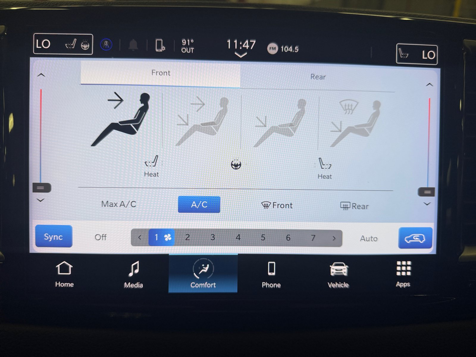 Used 2024 Chrysler Pacifica Touring-L FWD image 18