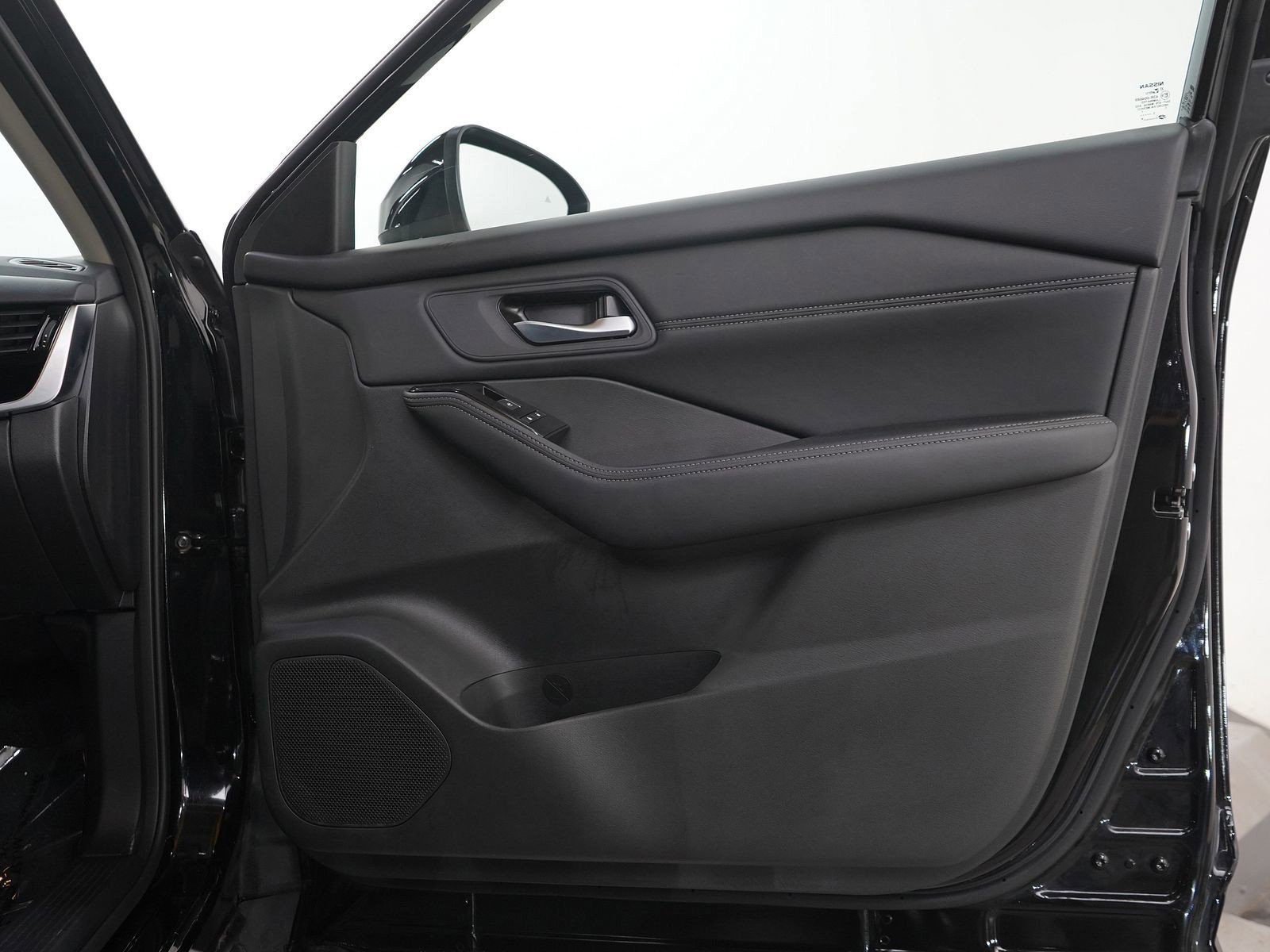 Used 2026 Nissan Rogue SL AWD/4WD image 11