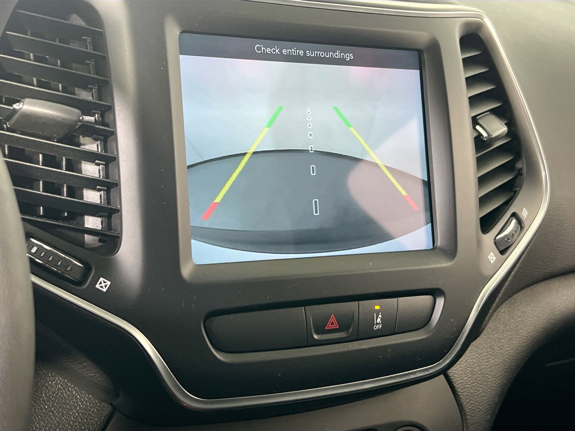 Used 2022 Jeep Cherokee Latitude Lux w/ Sun & Sound Group image 13