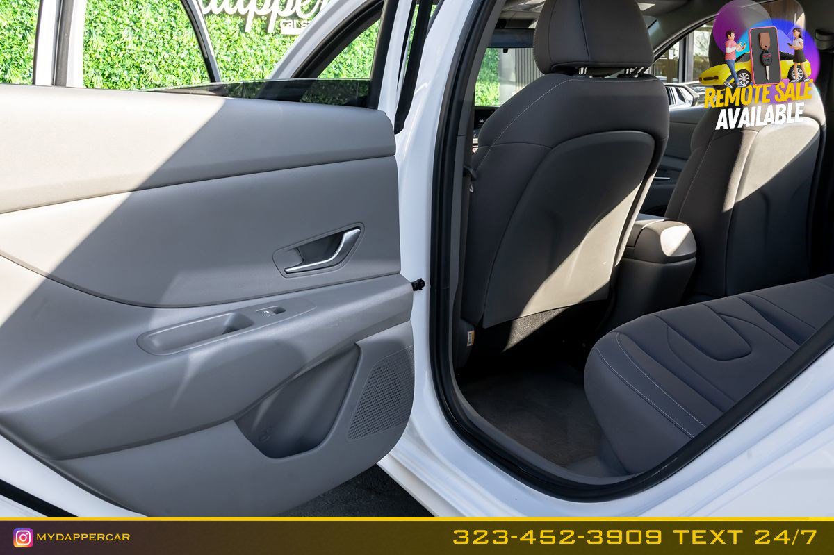 Used 2021 Hyundai Elantra Blue image 14