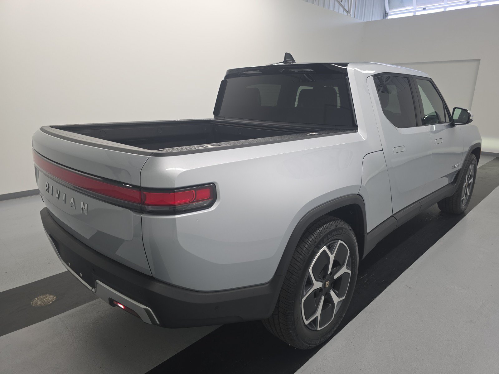 Used 2023 Rivian R1T Adventure AWD/4WD image 5