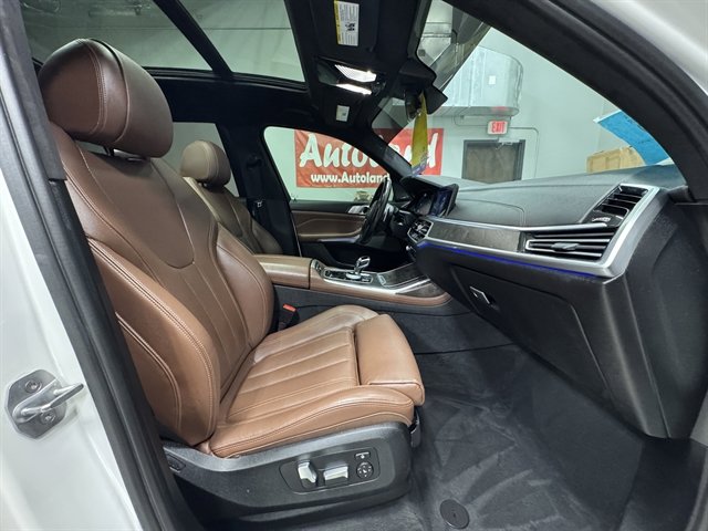 Used 2020 BMW X7 xDrive40i w/ M Sport Package image 10