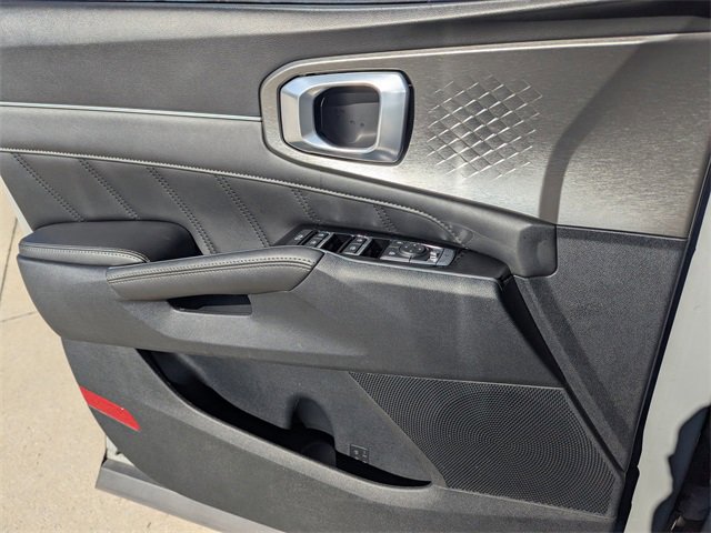 Used 2023 Kia Sorento SX image 16