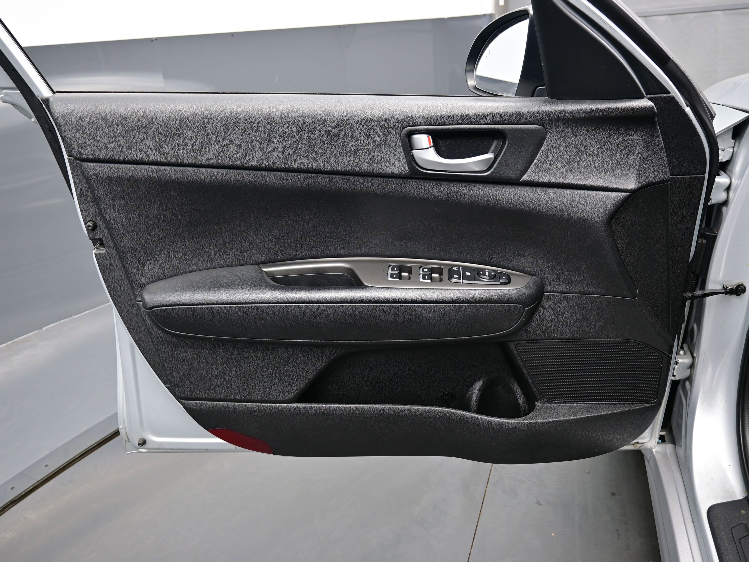 Used 2019 Kia Optima LX image 9