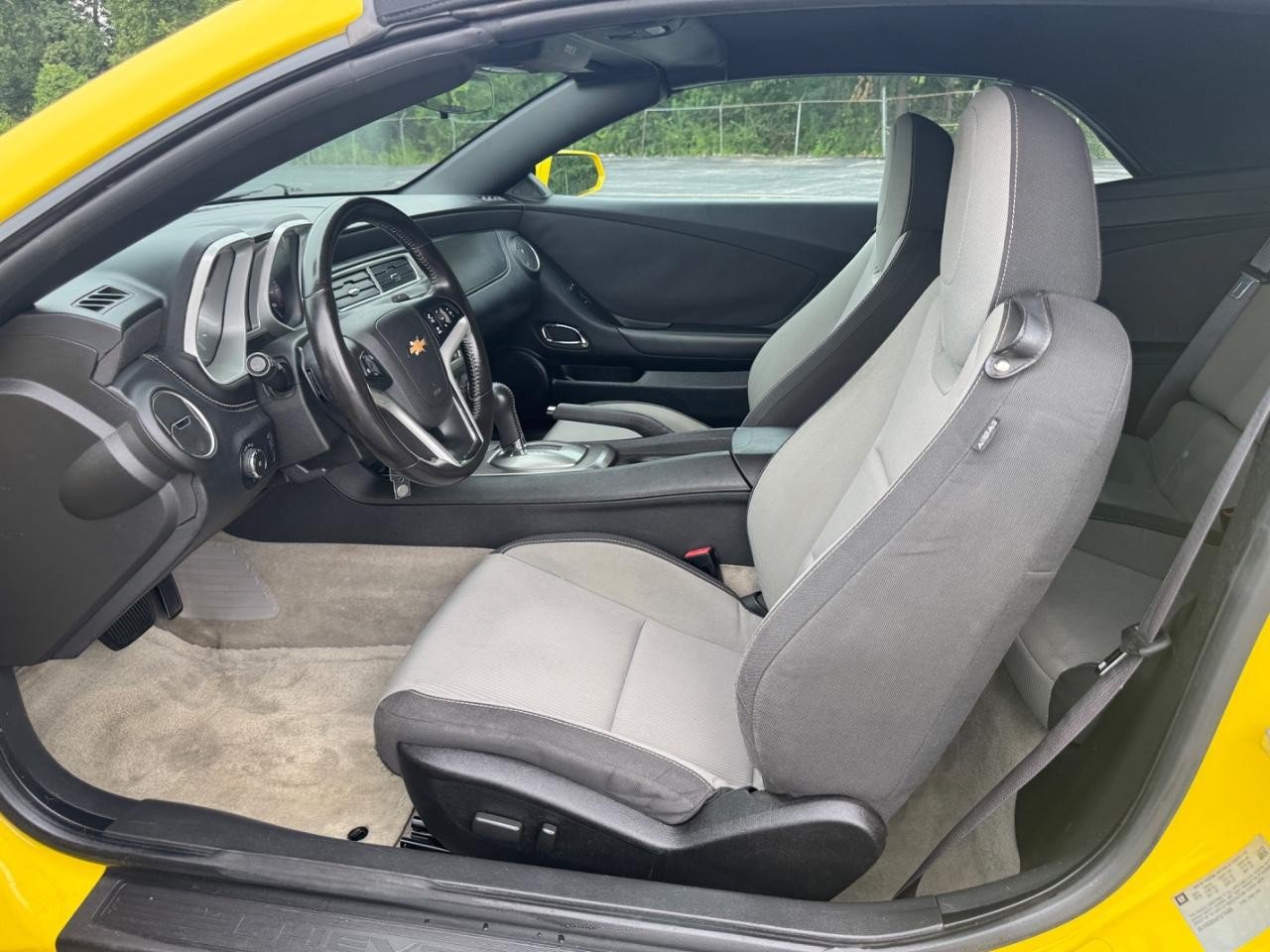 Used 2015 Chevrolet Camaro LT RWD image 17