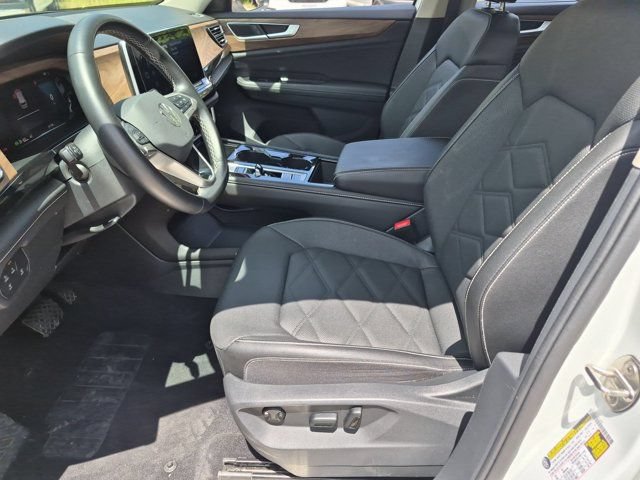 Used 2025 Volkswagen Atlas SE FWD image 24