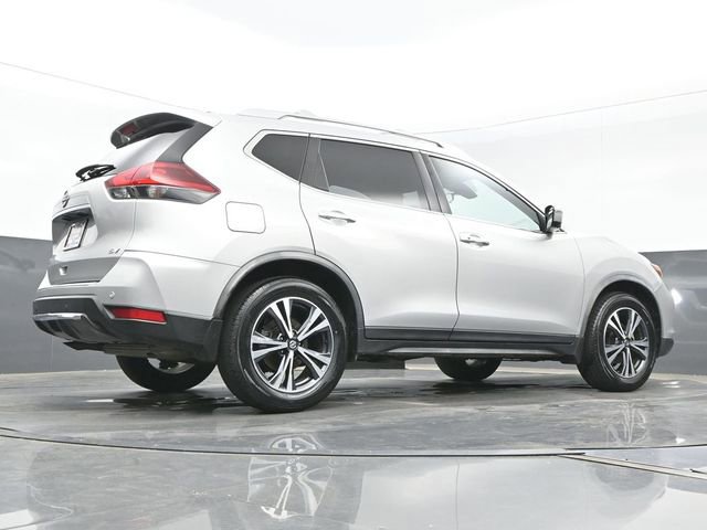 Used 2020 Nissan Rogue SV w/ Premium Package image 25