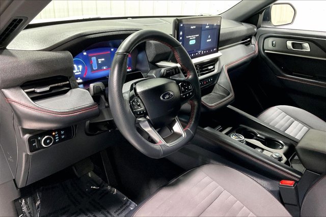Used 2025 Ford Explorer ST-Line AWD/4WD image 14