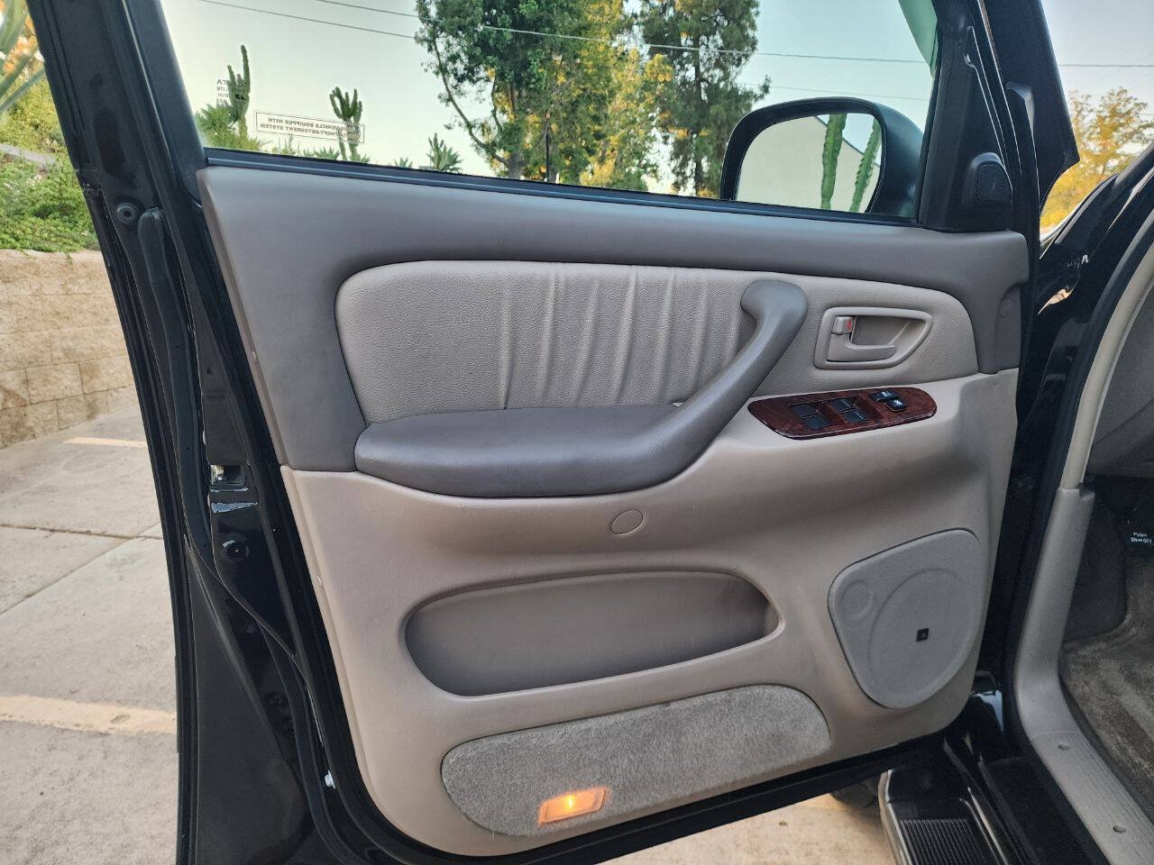 Used 2007 Toyota Sequoia Limited RWD image 24