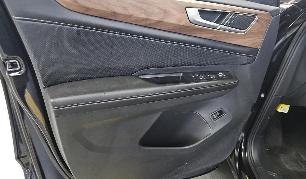 Used 2024 Volkswagen Atlas SE w/ Panoramic Sunroof Package AWD/4WD image 15