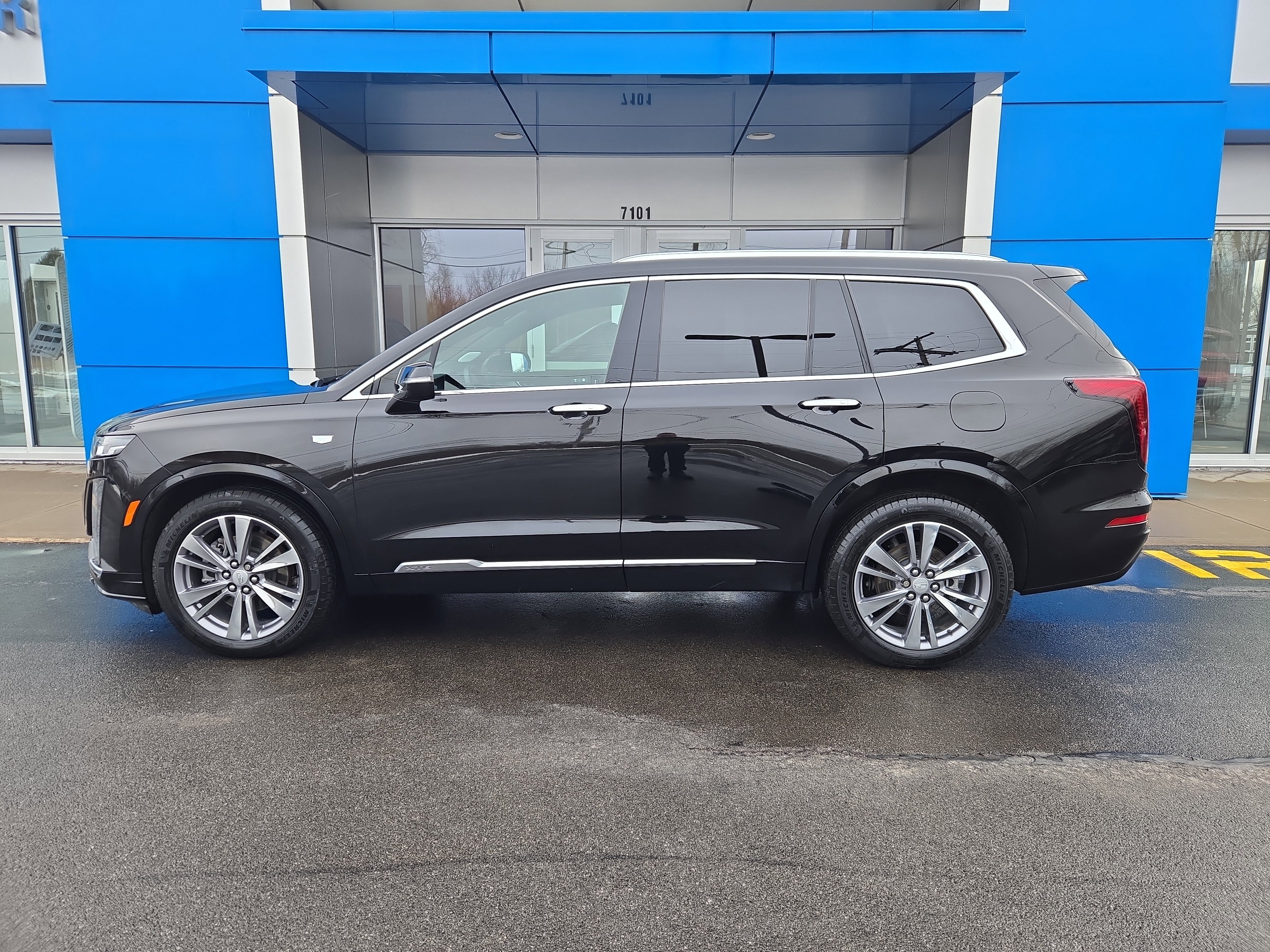 Certified 2024 Cadillac XT6 Premium Luxury image 6