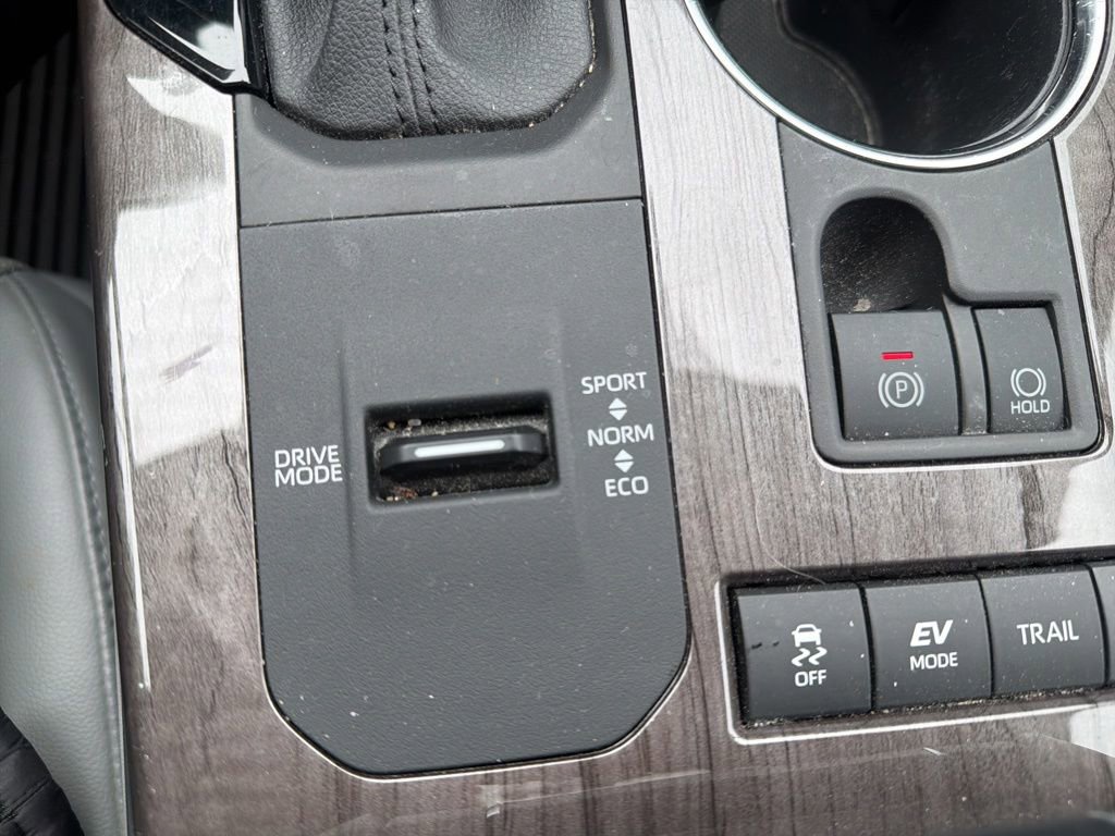 Used 2022 Toyota Highlander Limited AWD/4WD image 14
