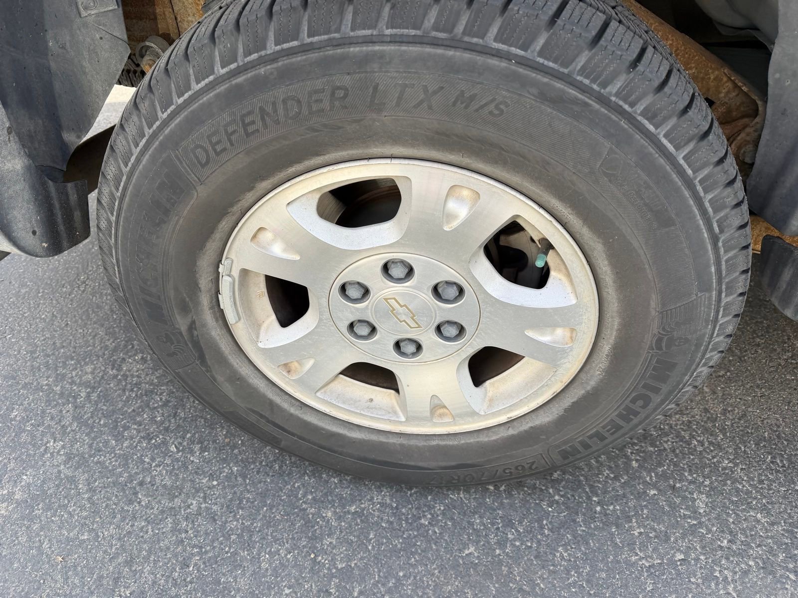 Used 2003 Chevrolet Avalanche 4x4 w/ Suspension Package, Off-Road image 2