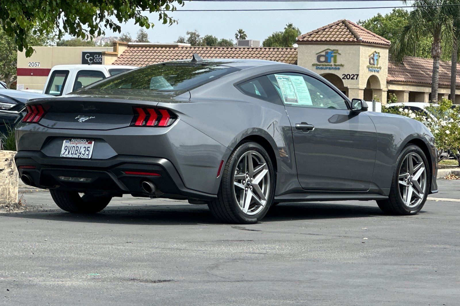 Used 2025 Ford Mustang Coupe image 4
