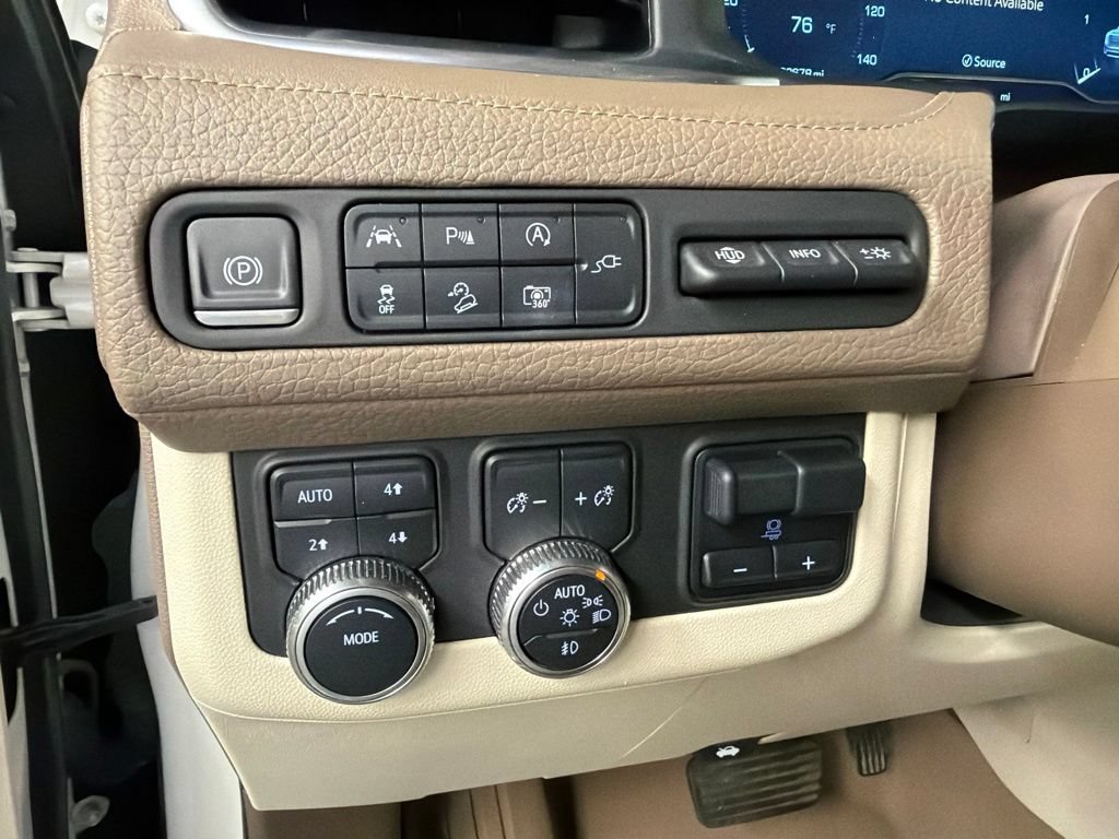 Used 2022 GMC Yukon XL Denali w/ Denali Premium Package AWD/4WD image 23
