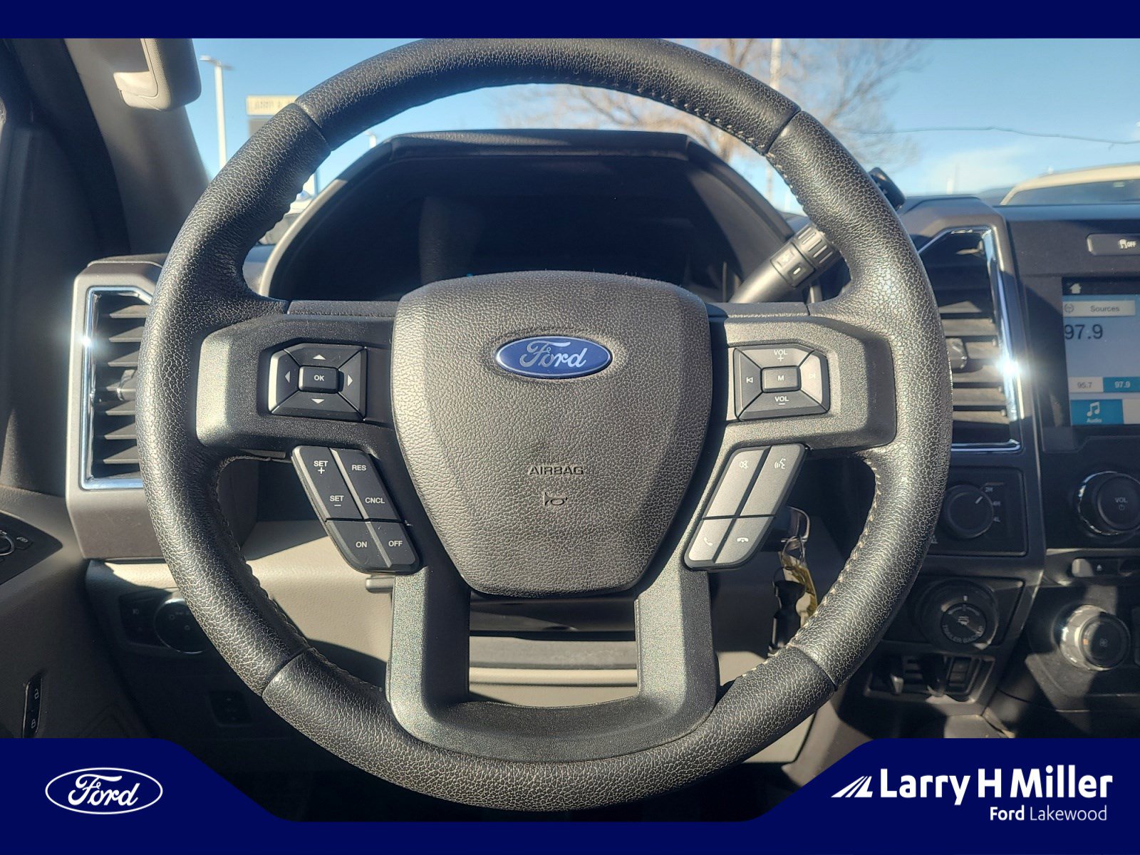 Used 2016 Ford F150 XLT w/ Equipment Group 302A Luxury image 9