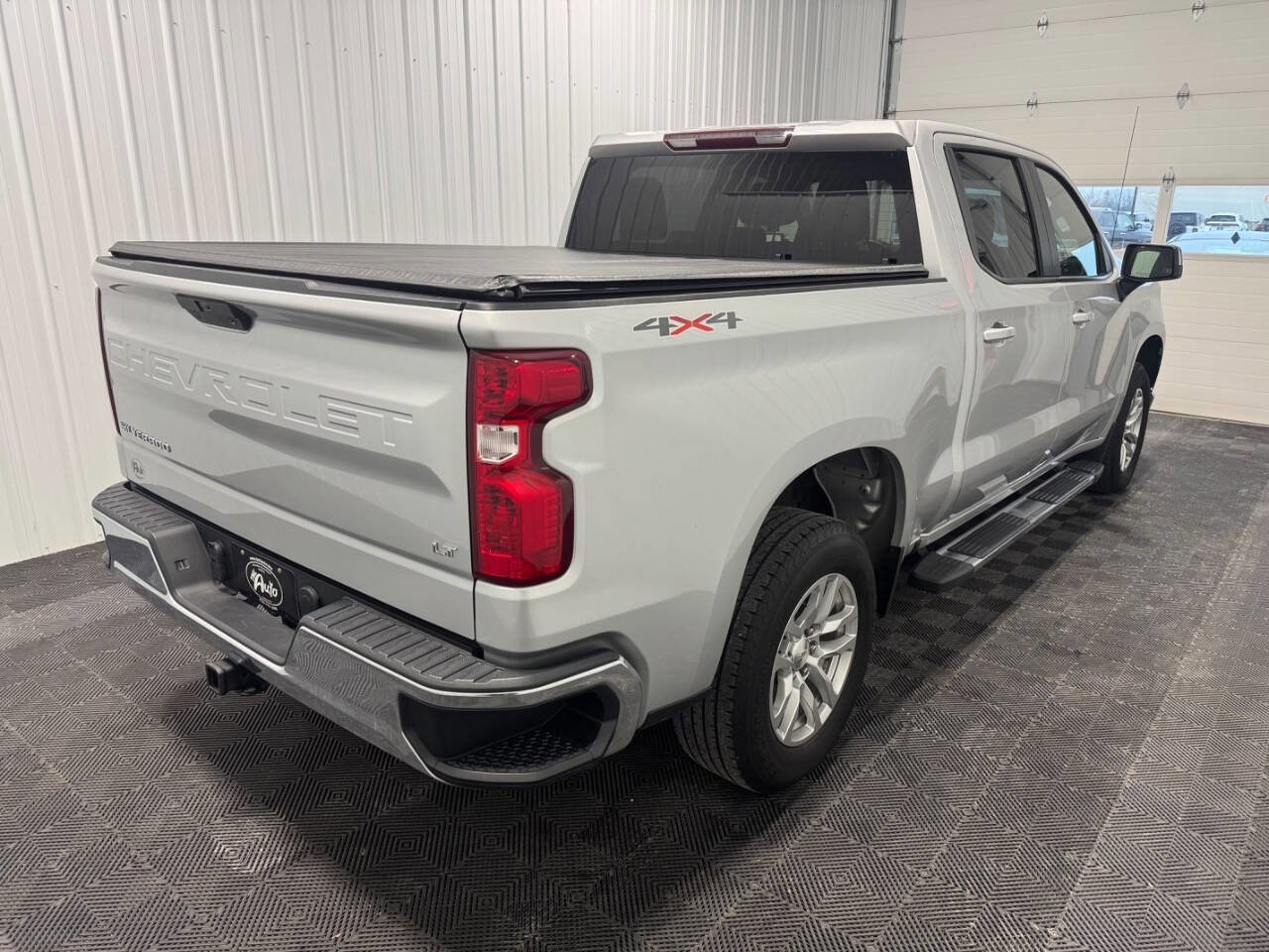 Used 2021 Chevrolet Silverado 1500 LT image 3