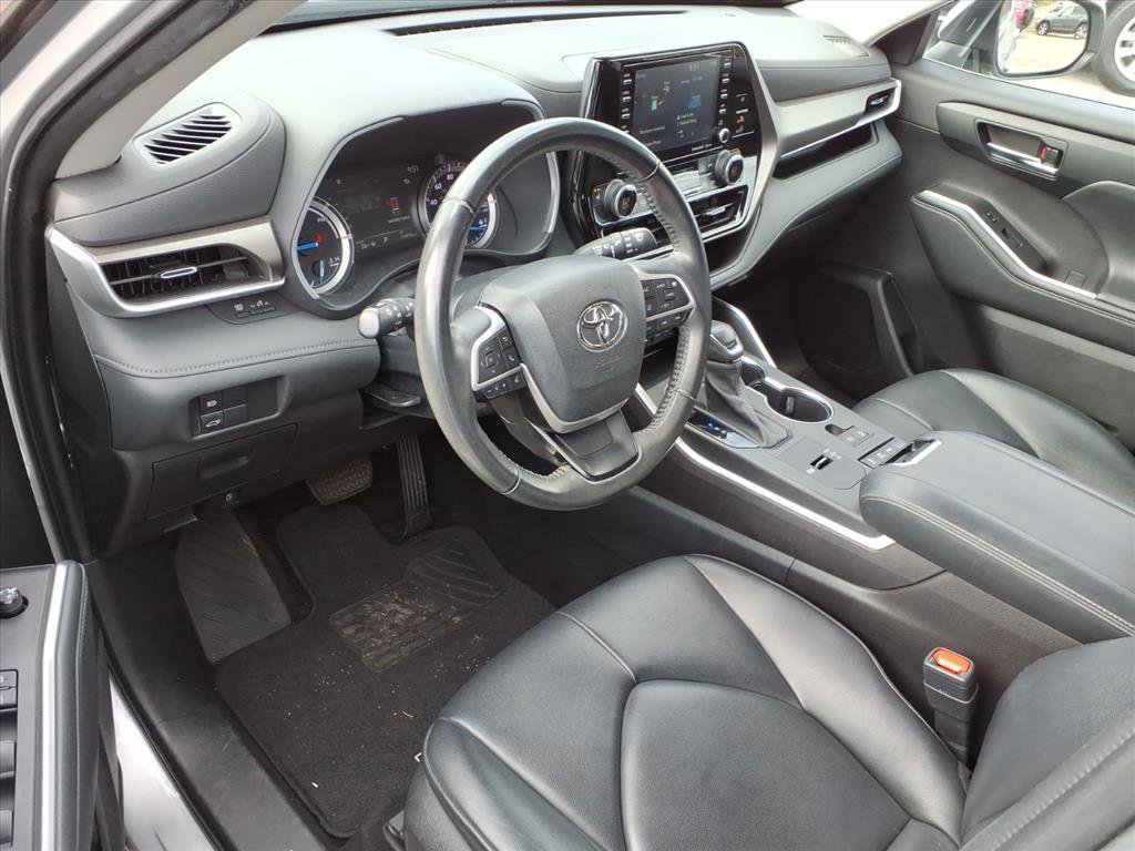 Used 2022 Toyota Highlander XLE image 15