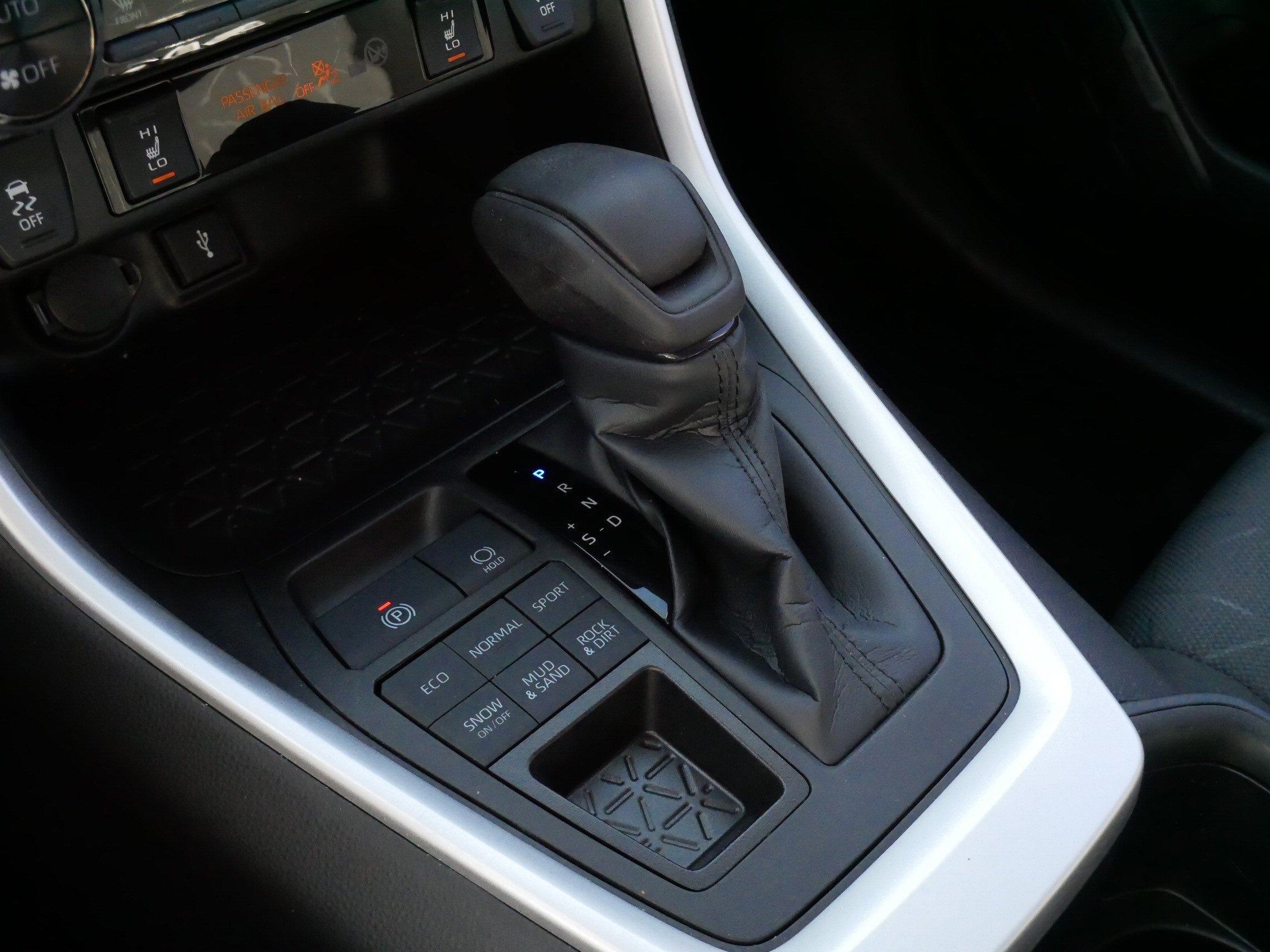 Used 2022 Toyota RAV4 XLE w/ Convenience Package AWD/4WD image 24