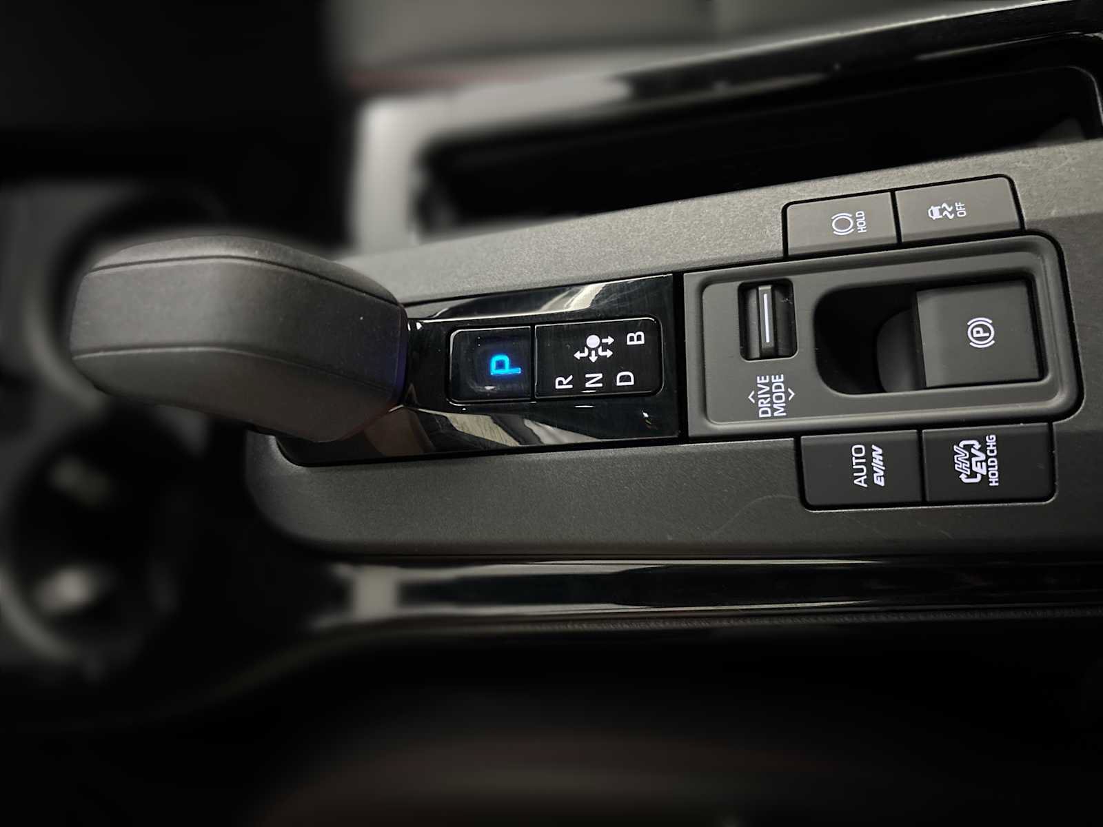 Used 2025 Toyota Prius Plug-In Hybrid FWD image 21