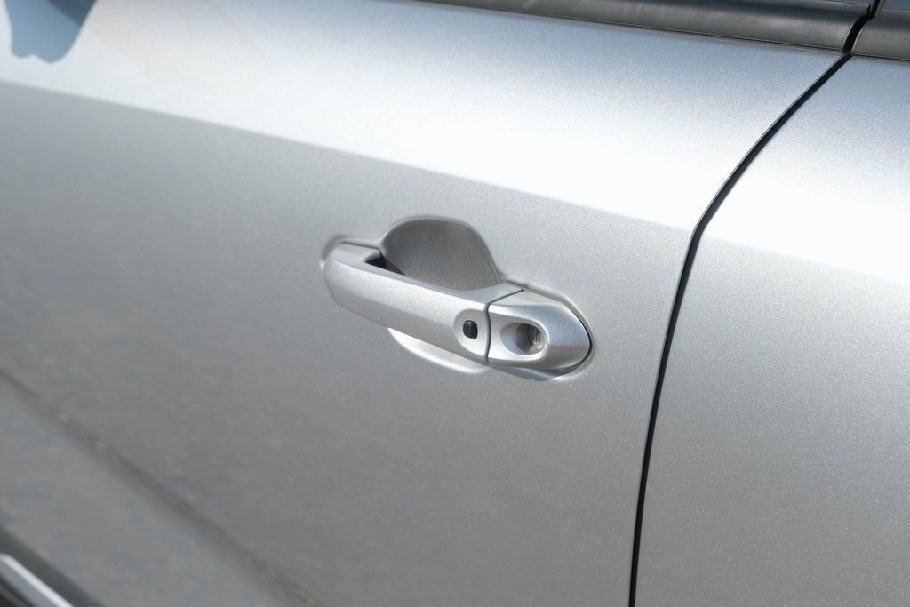 New 2025 VinFast VF 8 Eco image 8