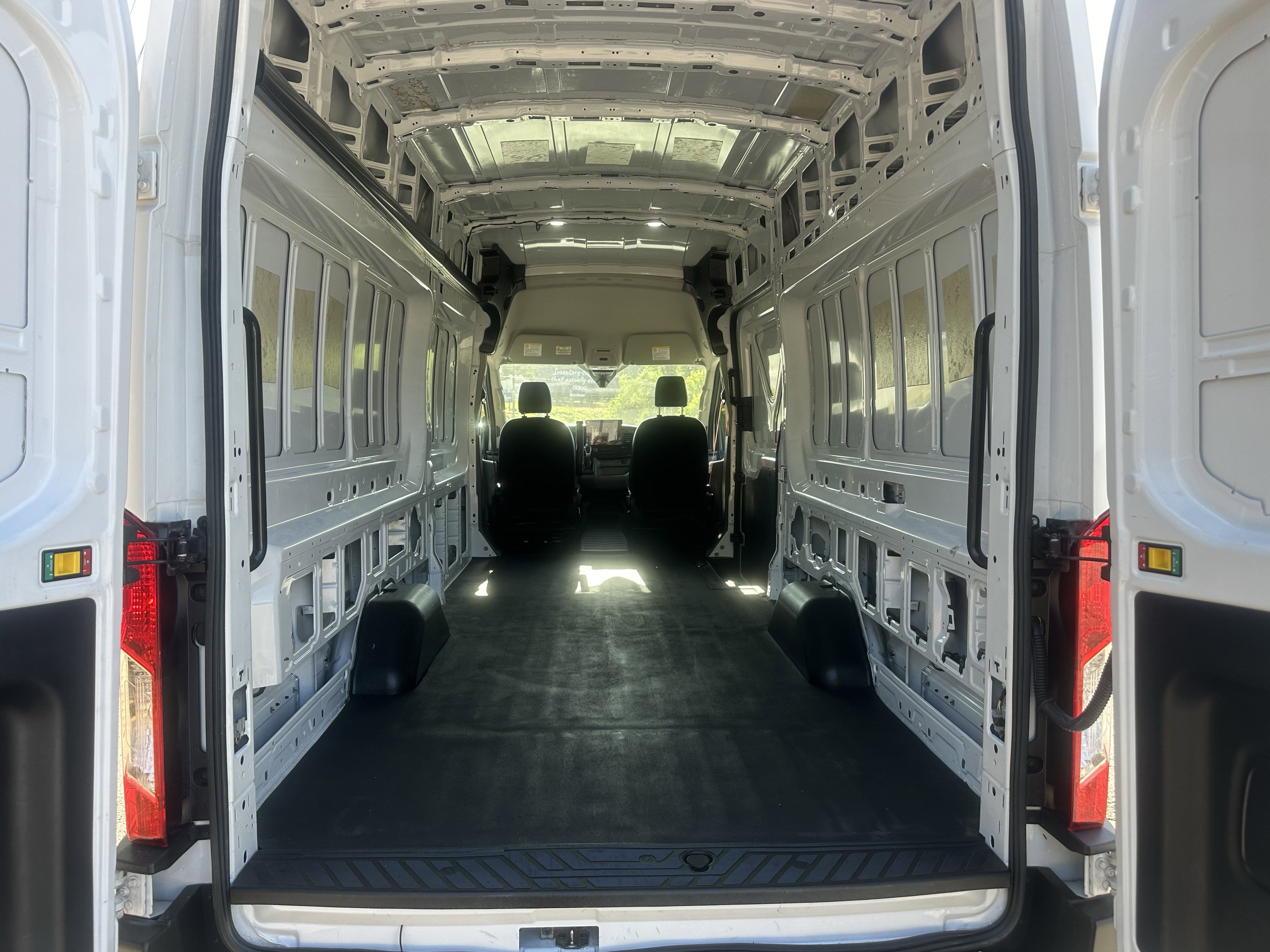 Used 2023 Ford Transit 350 148 High Roof Extended image 20