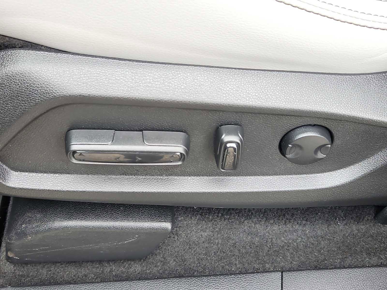 Certified 2025 Honda Pilot Touring image 25