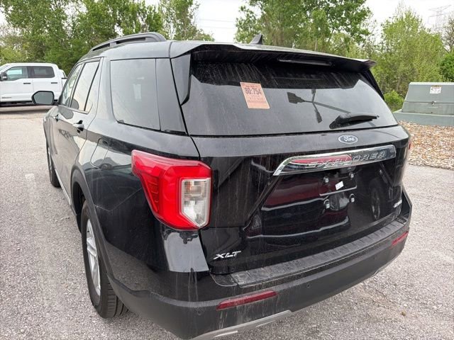 Used 2024 Ford Explorer XLT w/ Equipment Group 202A AWD/4WD image 5