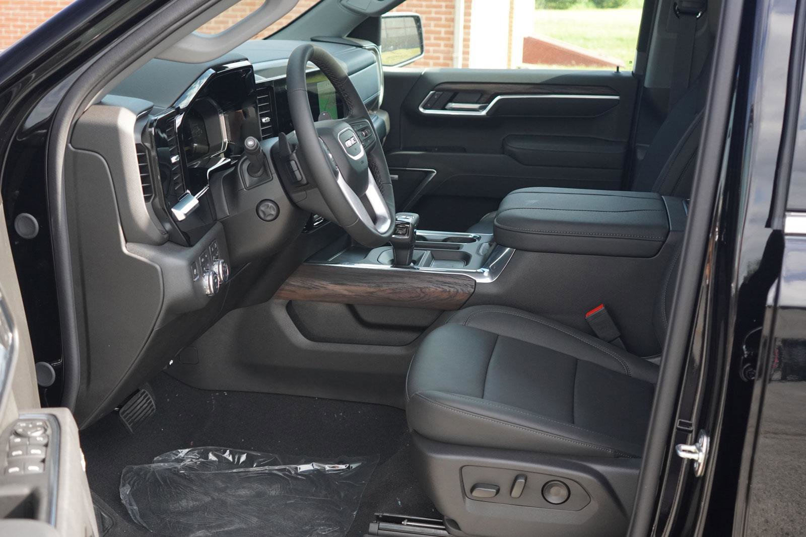 New 2026 GMC Sierra 1500 SLT w/ SLT Convenience Package image 25