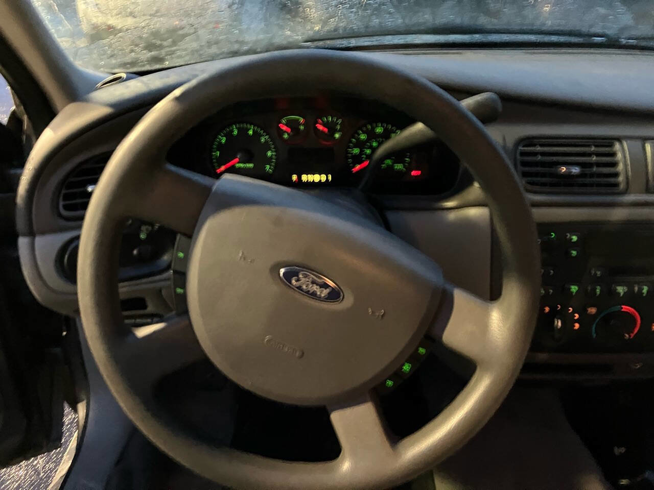 Used 2004 Ford Taurus SE image 39