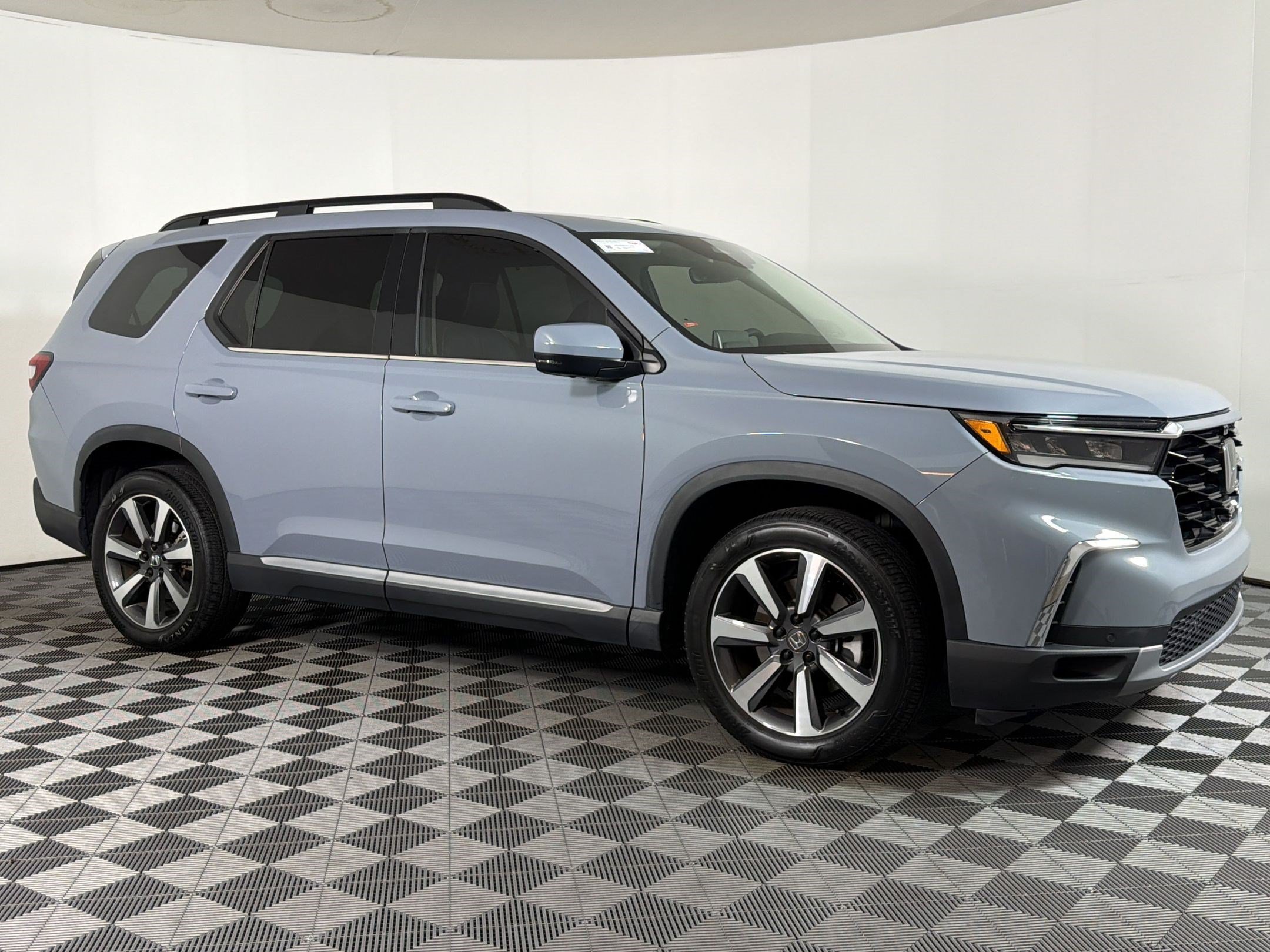 Used 2023 Honda Pilot Elite image 6