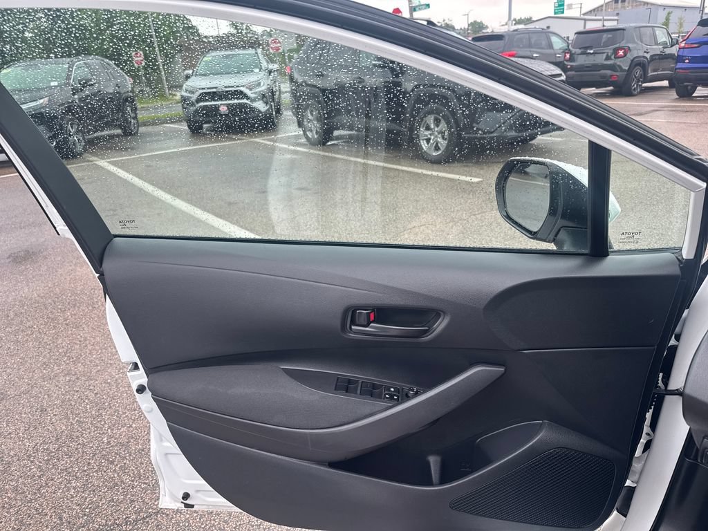 Used 2024 Toyota Corolla LE FWD image 32