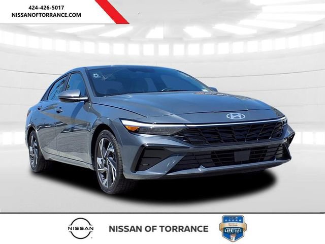 Used 2025 Hyundai Elantra Limited