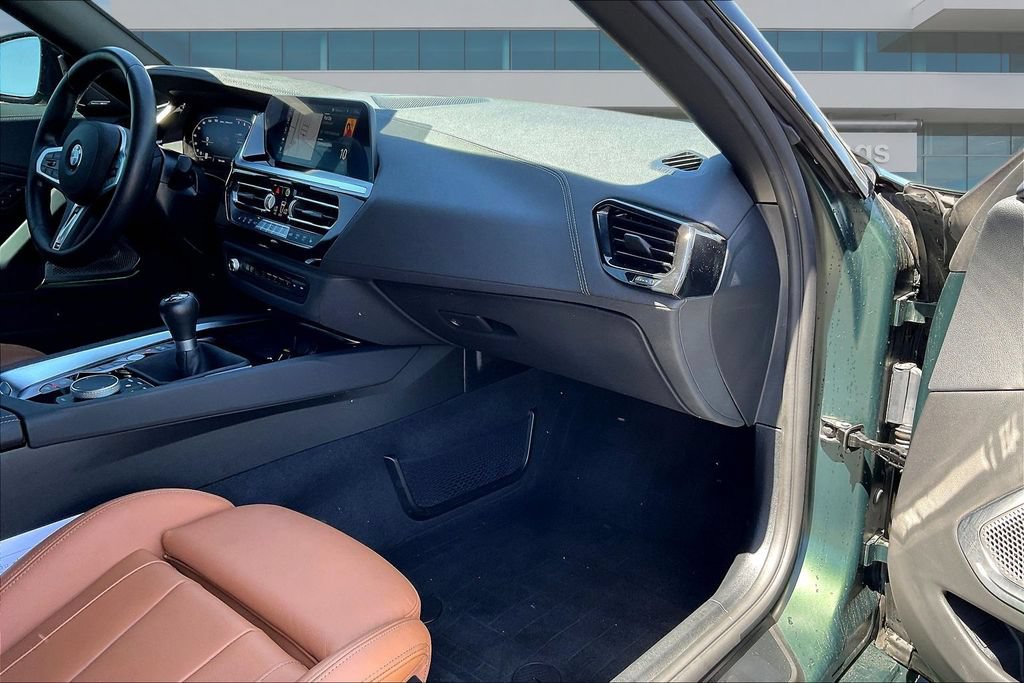 Used 2025 BMW Z4 M40i w/ Edition RWD image 23