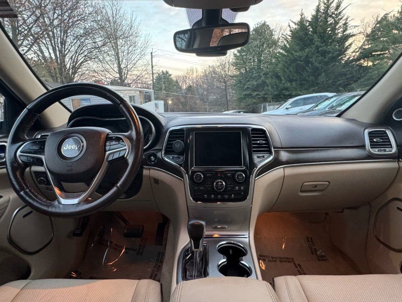 Used 2018 Jeep Grand Cherokee Overland AWD/4WD image 15