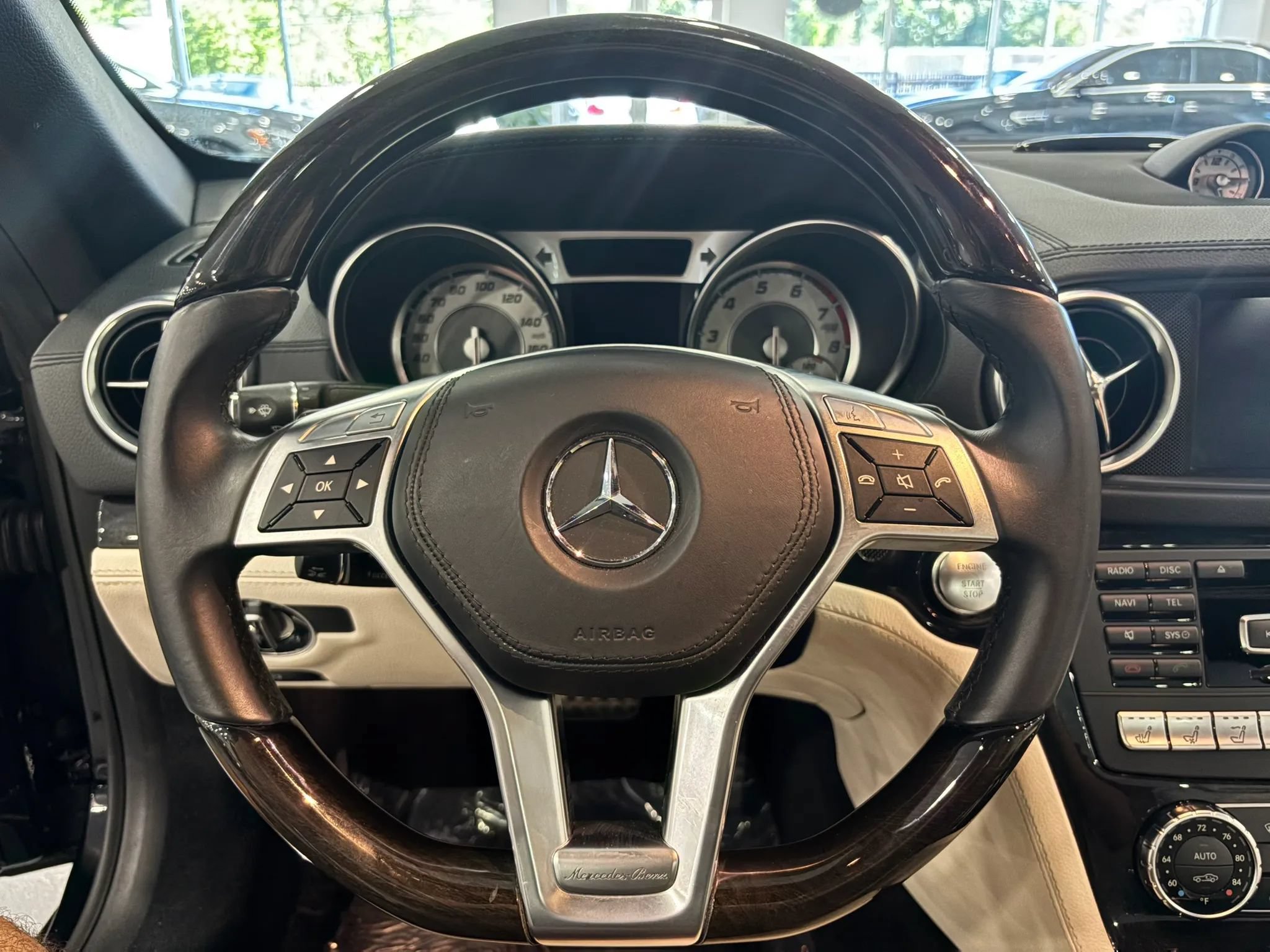 Used 2016 Mercedes-Benz SL 400 image 24