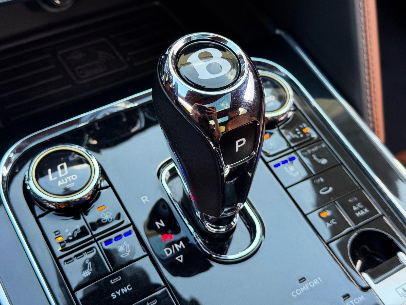 Used 2023 Bentley Flying Spur Azure AWD/4WD image 41