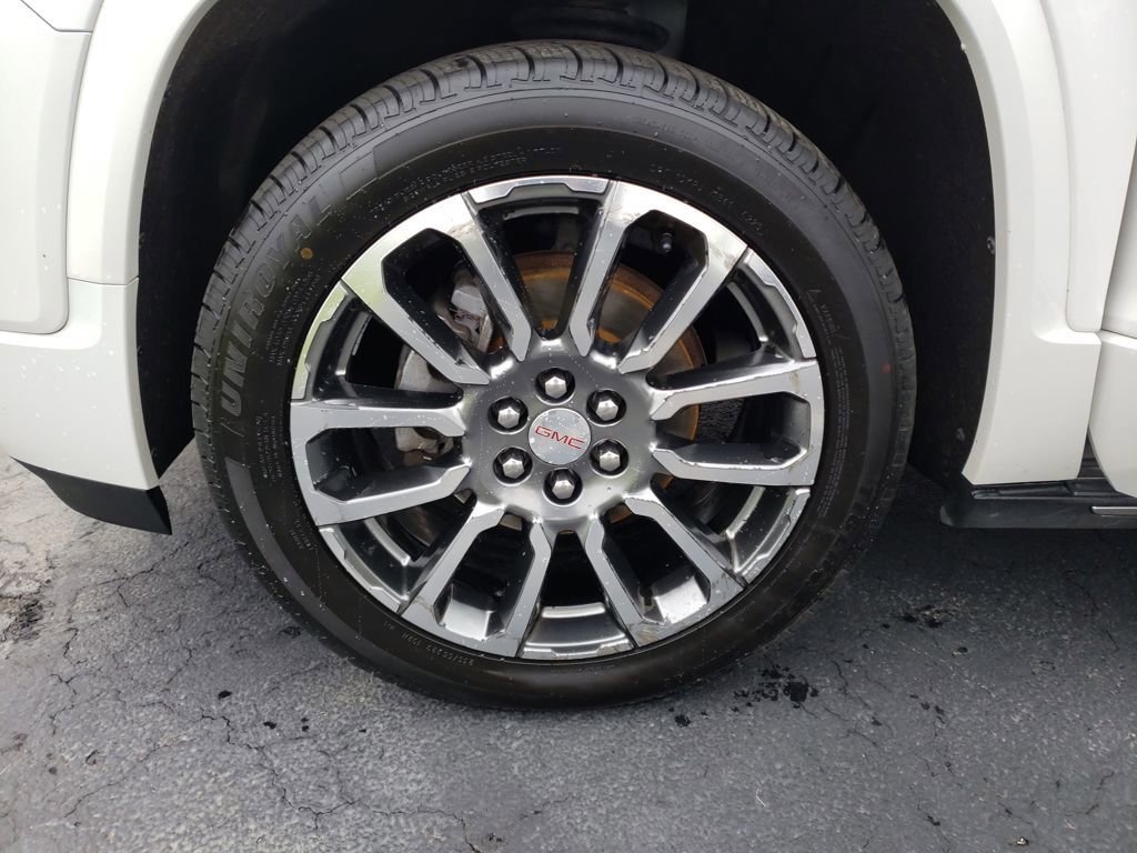 Used 2020 GMC Acadia Denali w/ LPO, 'HIT The Road' Package AWD/4WD image 27