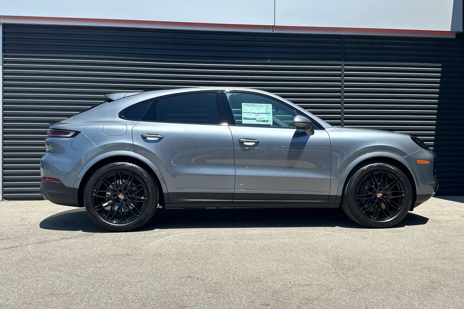 New 2026 Porsche Cayenne Coupe AWD/4WD image 9