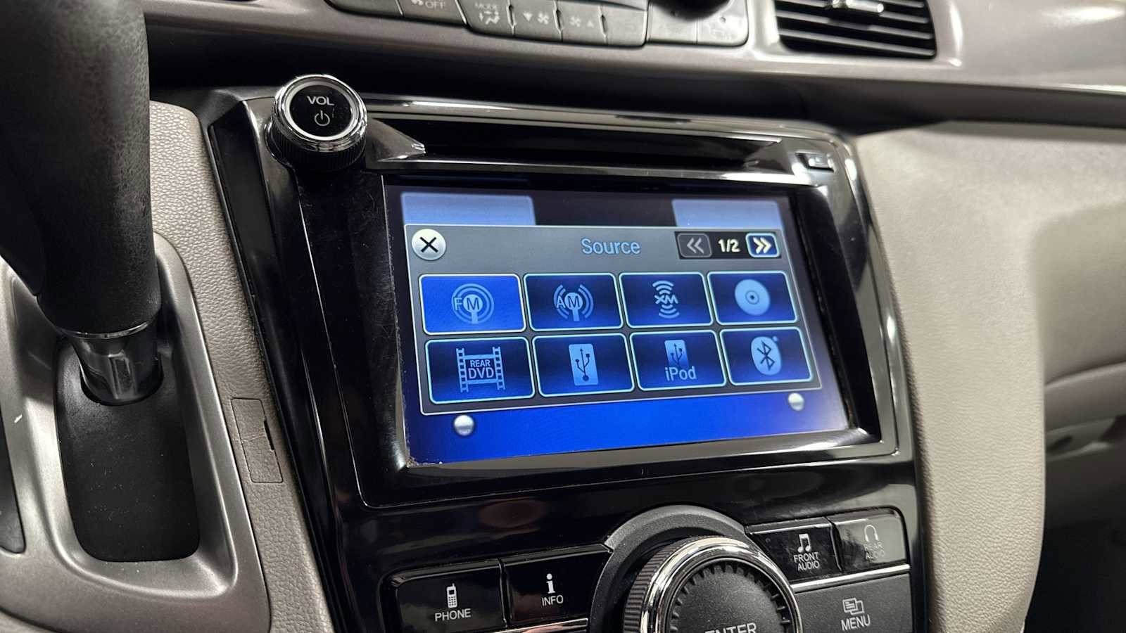 Used 2017 Honda Odyssey SE image 18