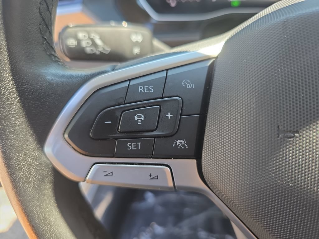 Used 2024 Volkswagen Jetta SE FWD image 16
