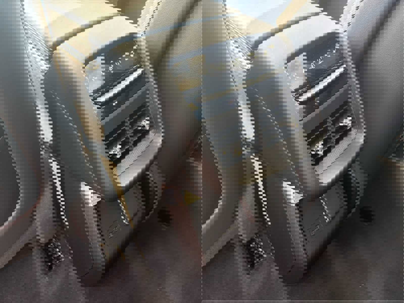 Used 2024 Cadillac Lyriq Luxury w/ LPO, Floor Liner Package AWD/4WD image 28