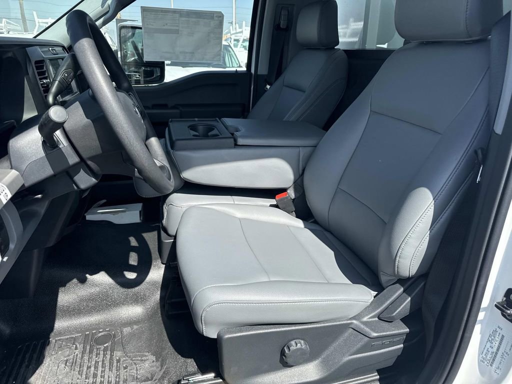 New 2025 Ford F350 XL w/ XL Chrome Package image 21
