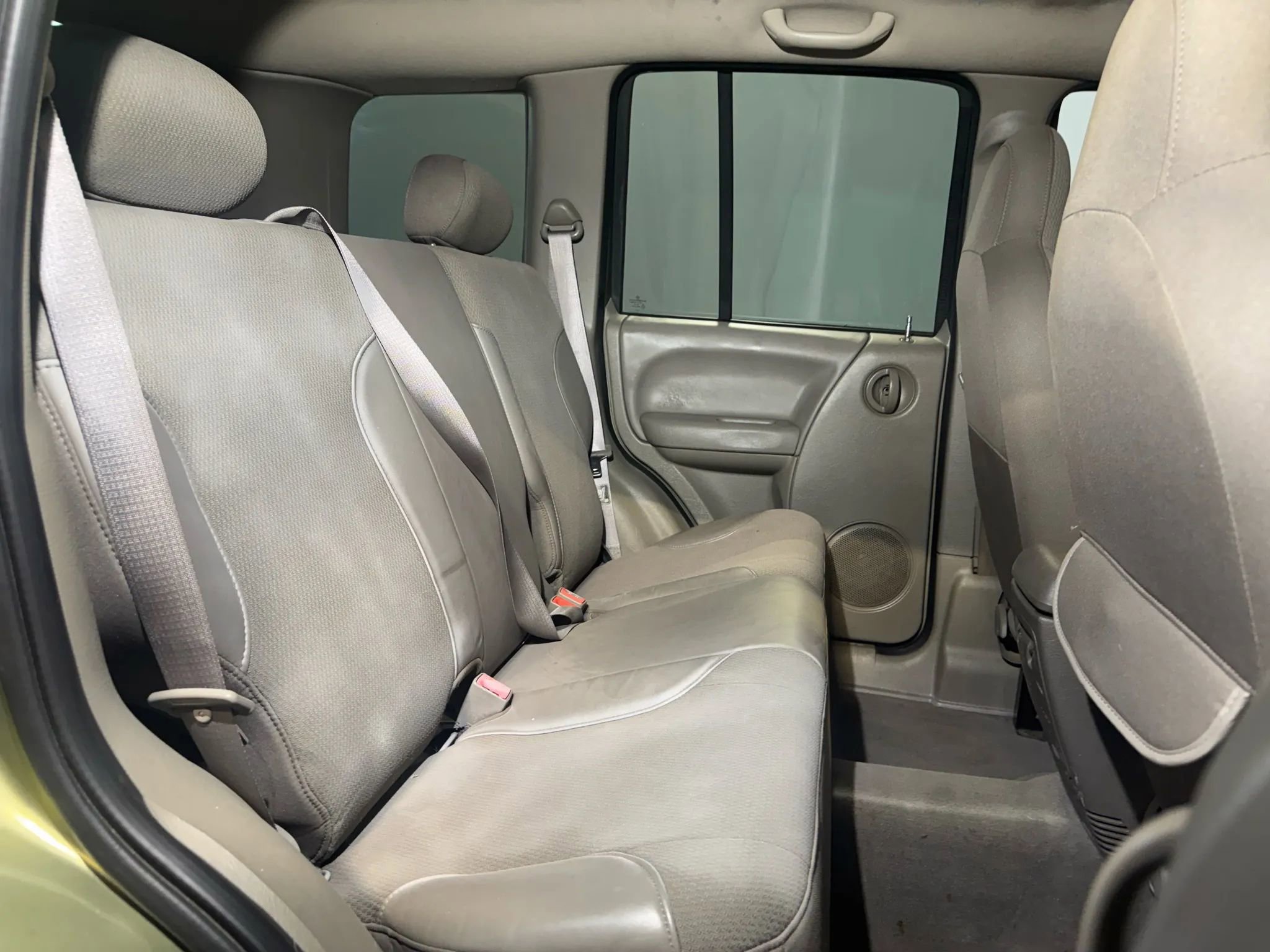 Used 2003 Jeep Liberty Renegade image 27