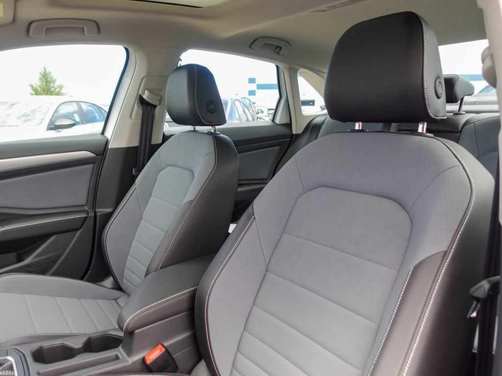 New 2026 Volkswagen Jetta SE FWD image 22