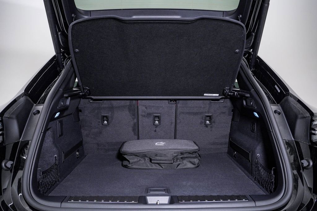 New 2026 Porsche Macan 4 Electric AWD/4WD image 28