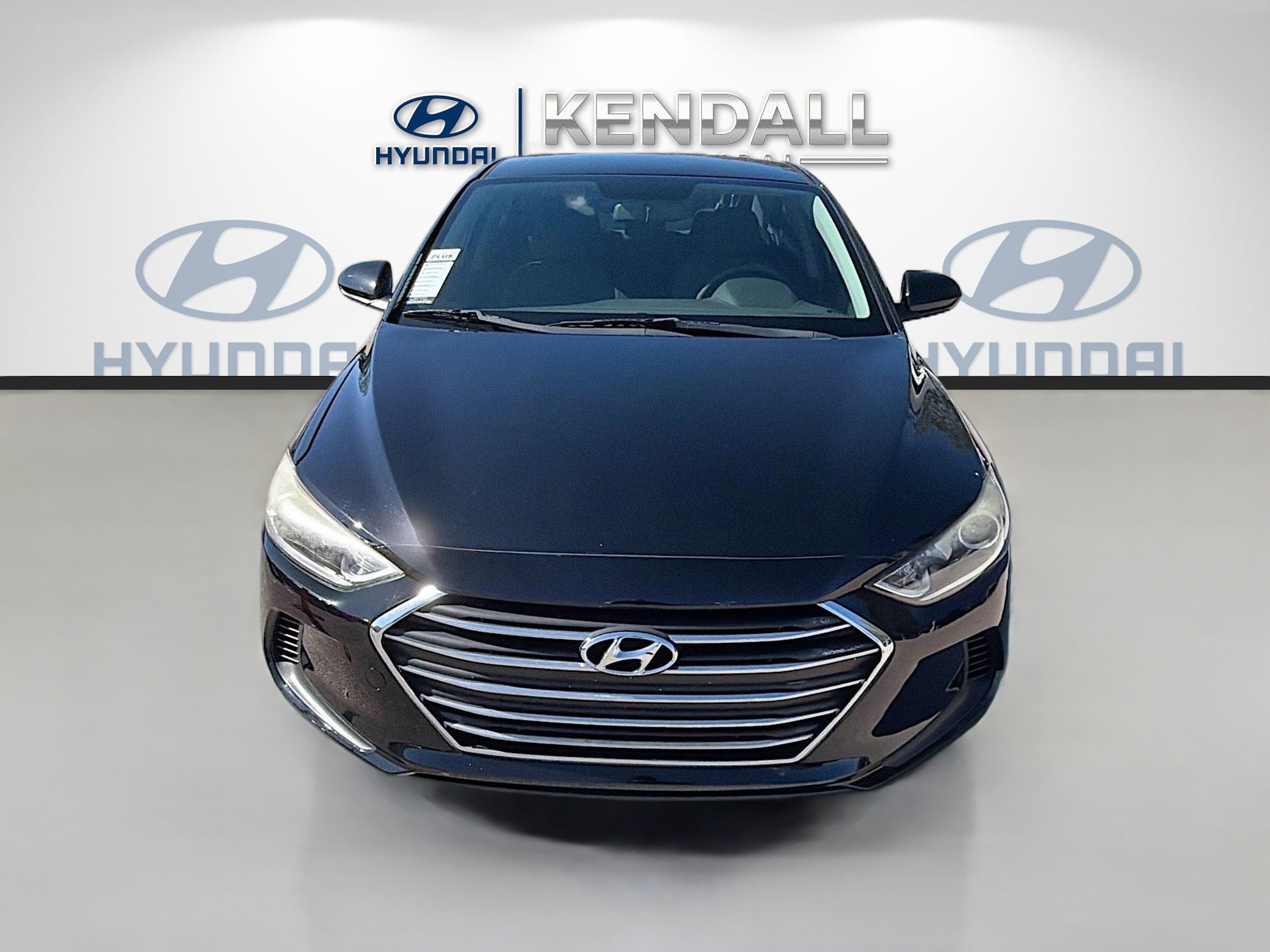 Used 2017 Hyundai Elantra SE image 2